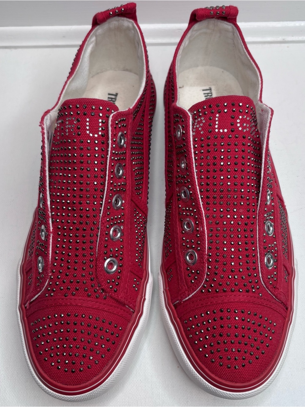 True Religion Women's
Rhinestone-Studded Canvas
Slip-On Sneakers Red & White 9.5